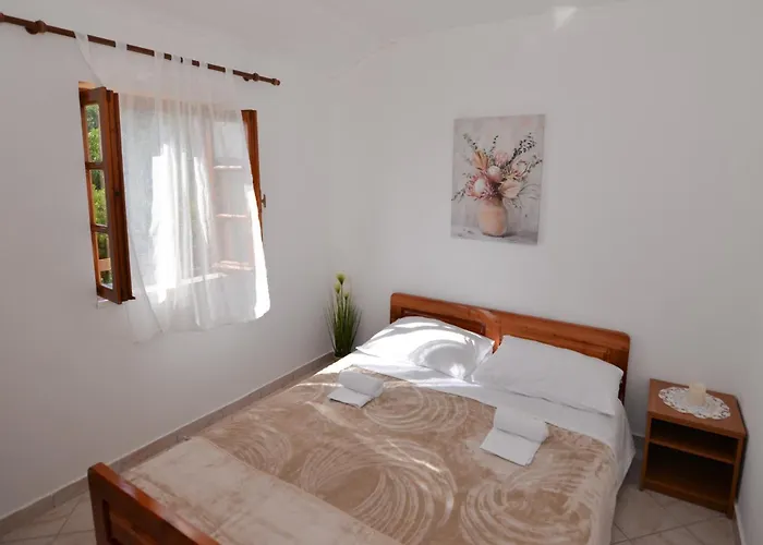 Secluded Fisherman's Cove Zizanj, Pasman - 23925 *